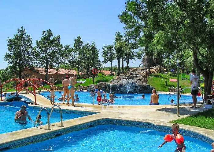 Cabañas-bungalows-camping La Vera Resort 3*